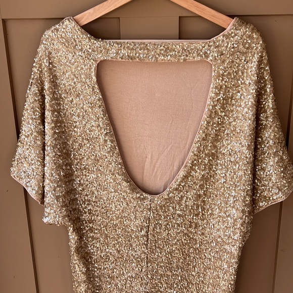Venus Sz L Allover Gold Mini Sequin Dolman Sleeve Mini Dress Back Cutout Holiday - Picture 3 of 5